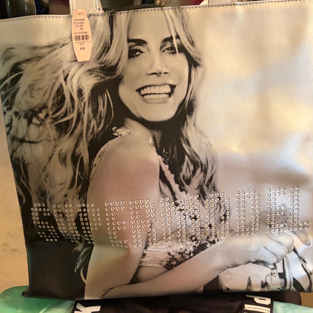 Pink Victoria’s Secret Supermodel Tote with added free tote BNWT both